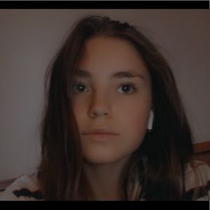 Meet your Posher, Hayley